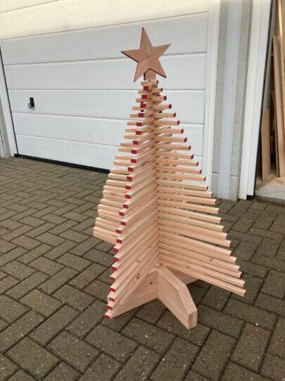 Alternatieve stand houten kerstboom
