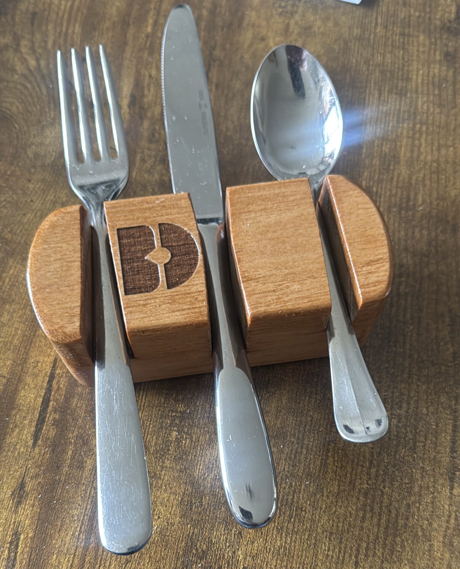 Bestekhouder voor restaurant Dané